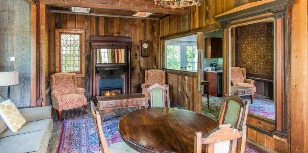 Jenner Inn Екстер'єр фото