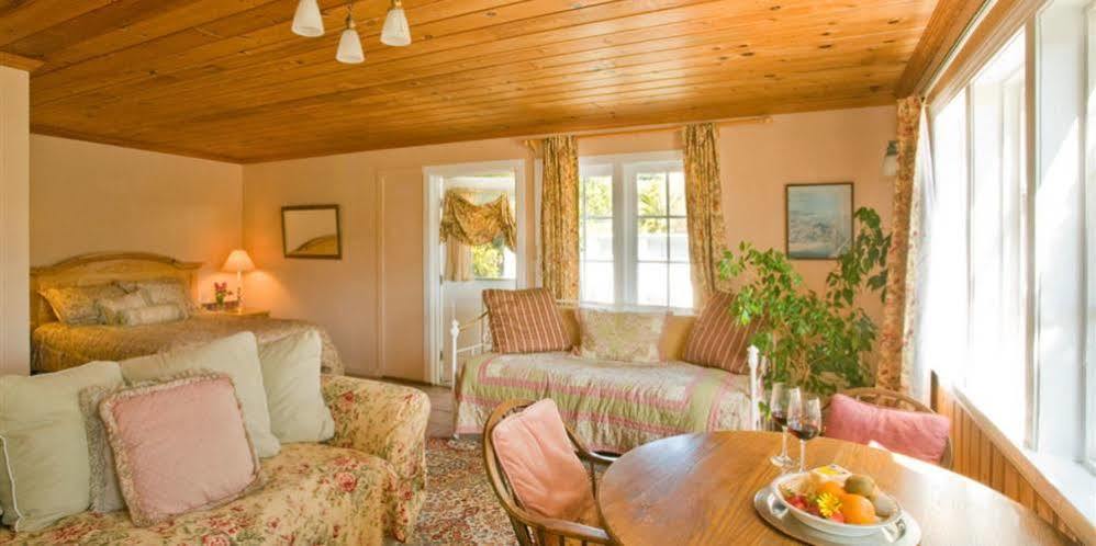 Jenner Inn Екстер'єр фото